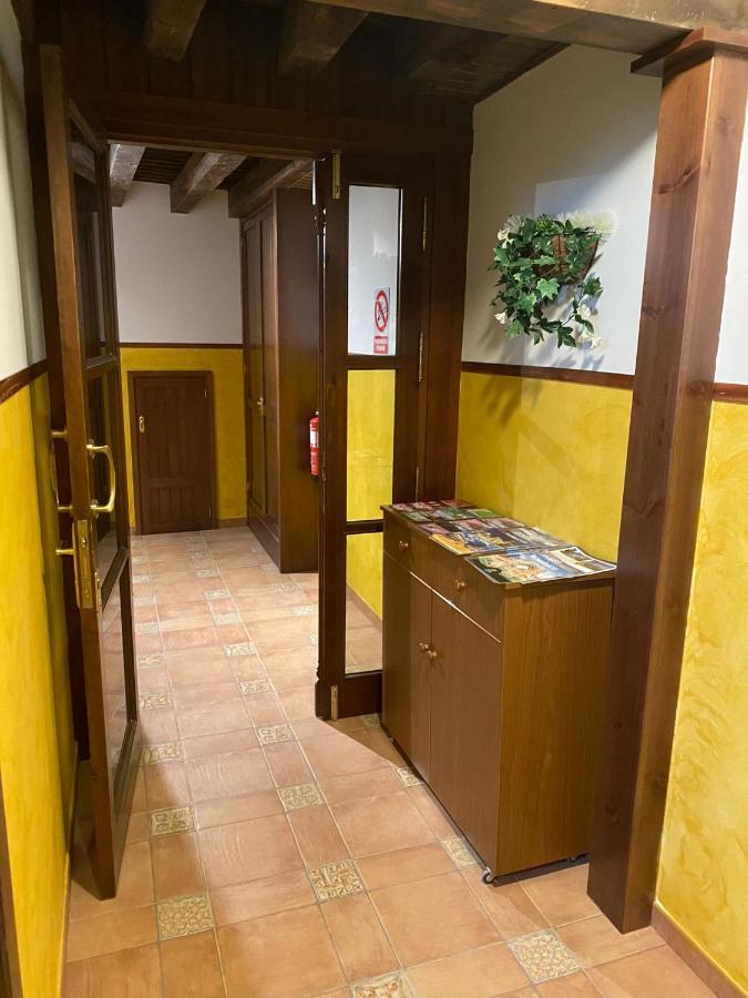Апартаменты Mikaela Planta Baja-Con Patio Бурго-де-Осма Экстерьер фото