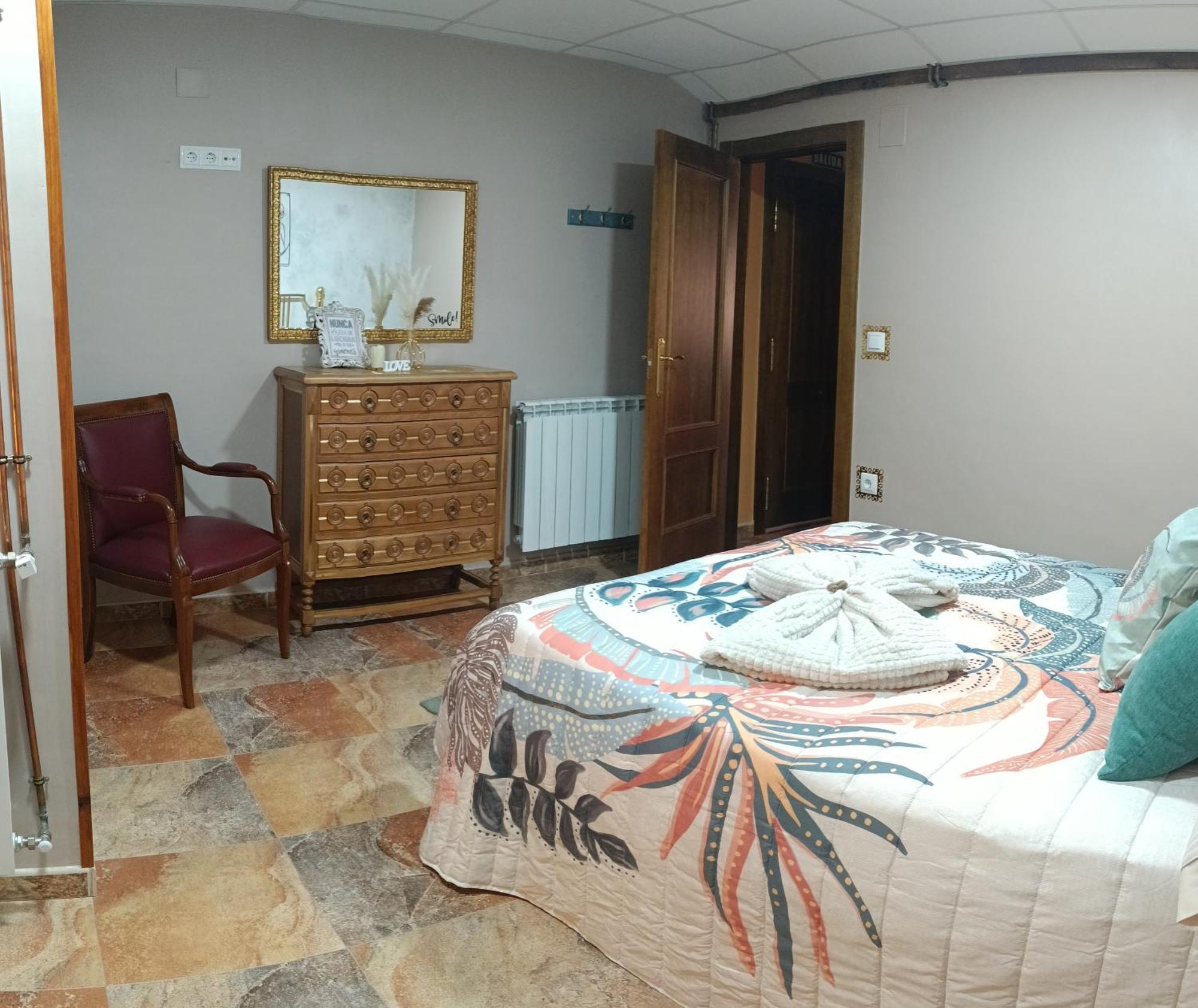 Апартаменты Mikaela Planta Baja-Con Patio Бурго-де-Осма Номер фото